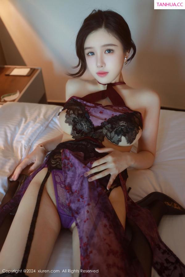   [XiuRen]高清写真图 2024.10.16 No.9292 唐翩翩 美腿黑丝第3张图片